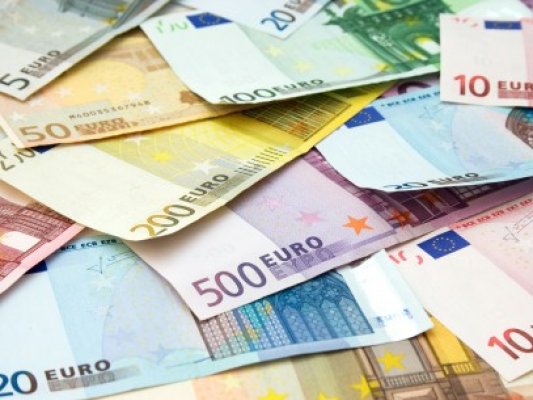 Nou minim istoric pentru leu, cursul atinge 4,6009 lei/euro